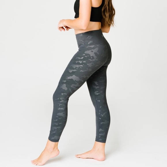 ZYIA Gray Battleship Camo Luxe Hi-Rise 7/8 24” 6/8 - Picture 3 of 4